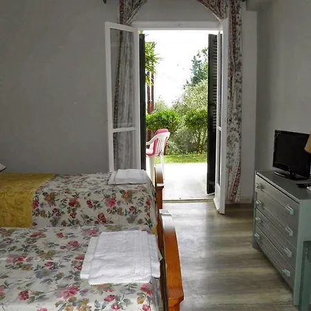 Veroniki & Moraḯtika