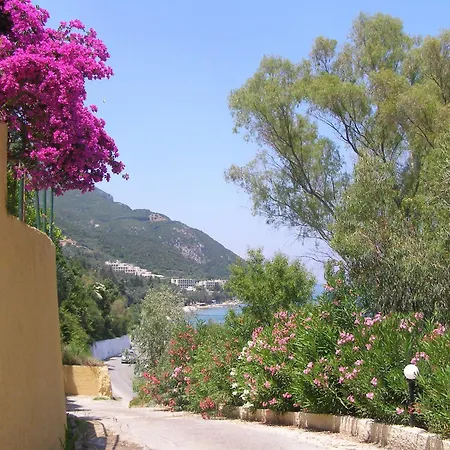 Veroniki & Moraitika