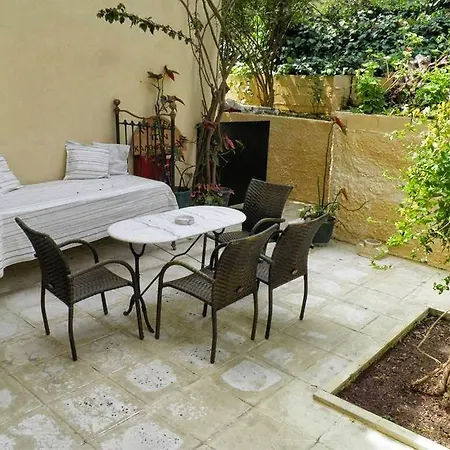 Veroniki & 아파트