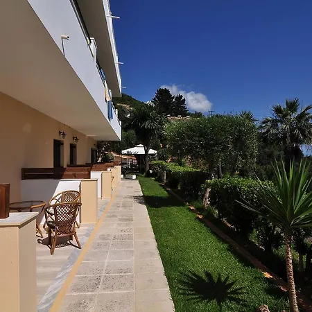 Veroniki & Lägenhet Moraitika